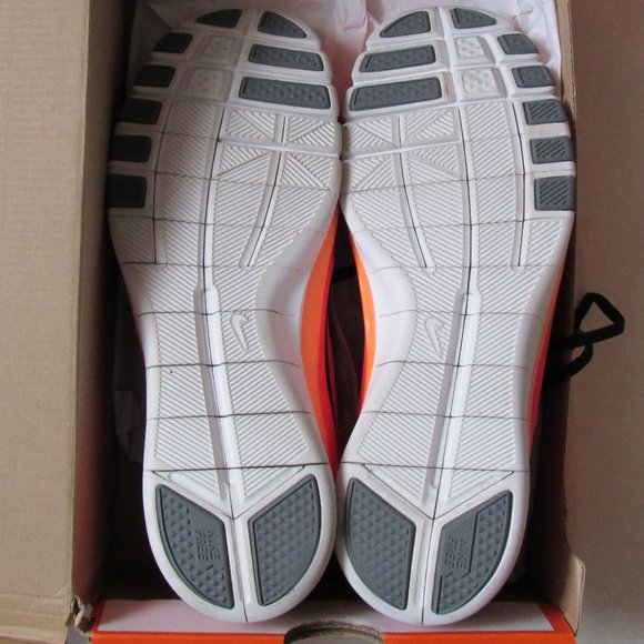 Nike Free TR Luxe Tech Size 10 - Picture 6 of 16